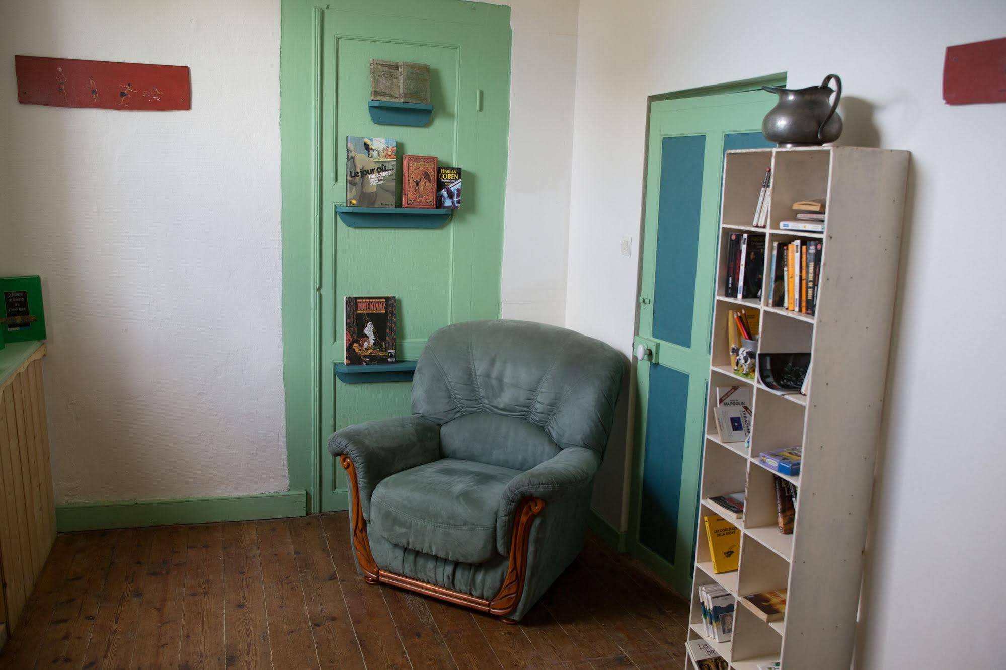 Les Gites Du Couvent Alternatif Camlez Bagian luar foto